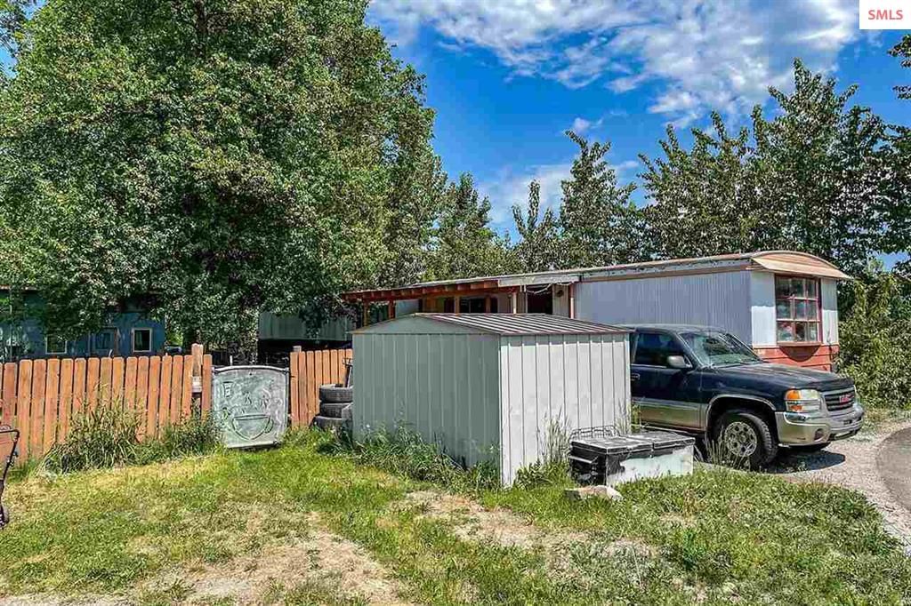 Starrs Acreage: 830 Kootenai Cutoff Rd, Sandpoint, ID 83864